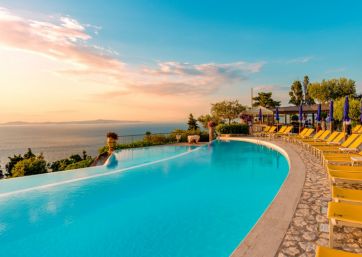 Exclusive Pool Service in Capri